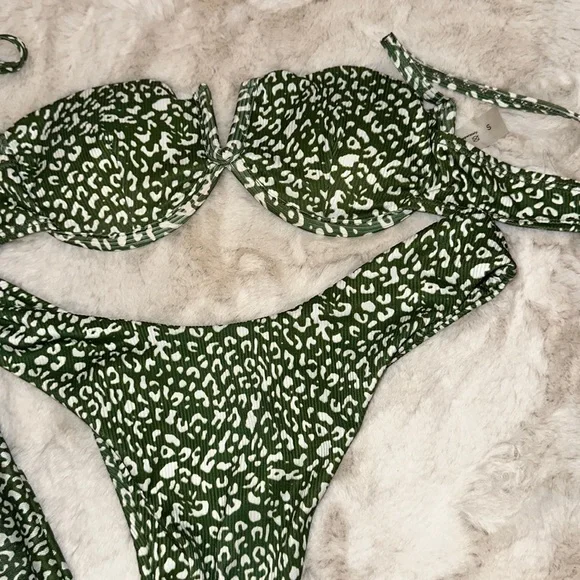 Three piece bikini set - Picture 4 of 6